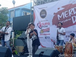 Bawakan Ojo Dibandingke, Farel Prayoga Bius Penggemar di Lamongan