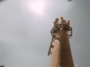Deg-degan! Kisah 2 Wanita Terjebak di Atas Tower 600 Meter di Film FALL Deg-degan! Kisah 2 Wanita Terjebak di Atas Tower 600 Meter di Film FALL