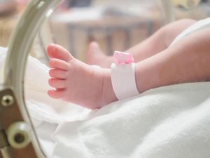Ortu Bayi Tertukar Mengaku Sempat Ditawari Kompensasi, Ini Kata Pihak RS Ortu Bayi Tertukar Mengaku Sempat Ditawari Kompensasi, Ini Kata Pihak RS