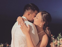 Jessica Mila Malu-malu Dicium Yakup Hasibuan Usai Dilamar