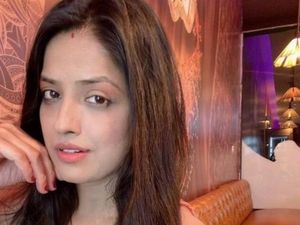 Bintang TV India Kanishka Soni Bikin Heboh usai Nikahi Diri Sendiri