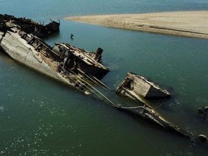 Kekeringan di Eropa Ungkap Berbagai Harta Tersembunyi di Dasar Sungai