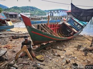 Kerja Senyap Si Kancil, Ahli Reparasi Perahu Nelayan di Anambas