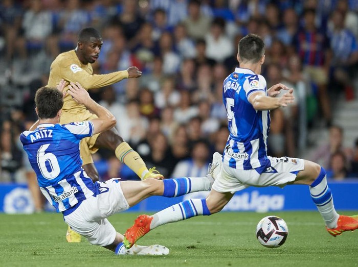 SAN SEBASTIAN, SPAIN - 21 August: Ousmane Dembele right winger of Barcelona and France shooting to goal during the La Liga Santander match between Real Sociedad and FC Barcelona at Reale Arena on August 21, 2022 in San Sebastian, Spain. (Photo by Jose Hernandez/Anadolu Agency via Getty Images)