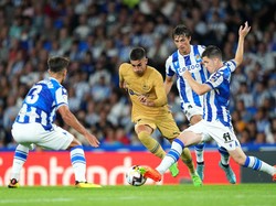 Hasil ini membuat Barcelona kini mengoleksi 4 poin di klasemen LaLiga, dan sementara berada di peringkat kelima. Sementara Sociedad di posisi 10 dengan tiga poin dari dua laga. (Juan Manuel Serrano Arce/Getty Images)