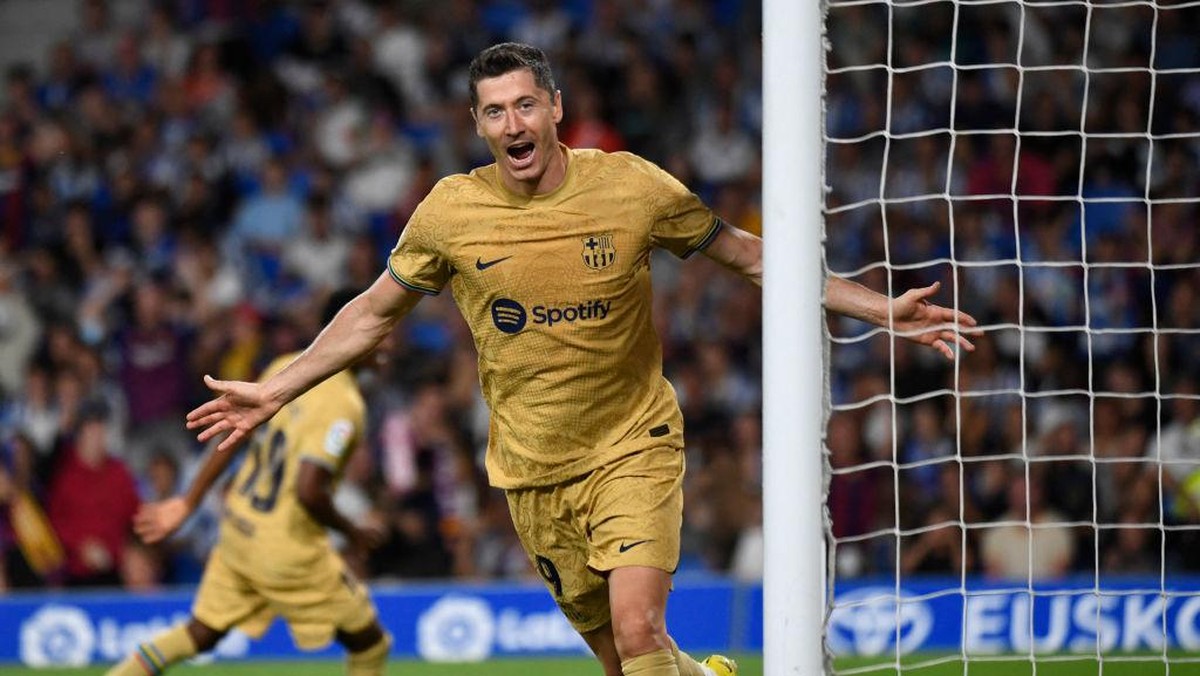 Robert Lewandowski langsung berhadapan dengan Bayern Munich di fase grup Liga Champions 2022/2023. (Foto: Ander Gillenea/AFP/Getty Images)