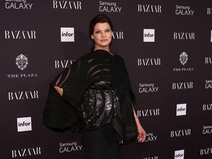 Derita Supermodel Korban Gagal Beku Lemak, Stres Cuma Mau Minum Air Putih Derita Supermodel Korban Gagal Beku Lemak, Stres Cuma Mau Minum Air Putih