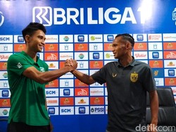 Duel Kakak Beradik Marsel dan Ofan di Laga Persebaya Vs PSIS