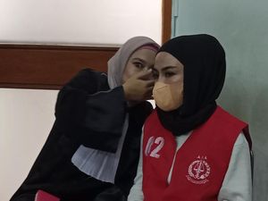 Medina Zein Menangis di Sidang, Ngaku Tak Kenal Marissya Icha Medina Zein Menangis di Sidang, Ngaku Tak Kenal Marissya Icha