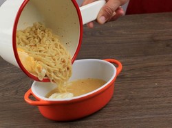 5 Trik Makan Mie Instan saat Sedang Diet dari Ade Rai