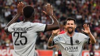 Tim tamu menggandakan keunggulan pada menit ke-27. Messi mencetak gol tap-in di depan gawang, memaksimalkan umpan tarik Nuno Mendes dari sisi kiri. Francois Lo Presti/AFP/Getty Images