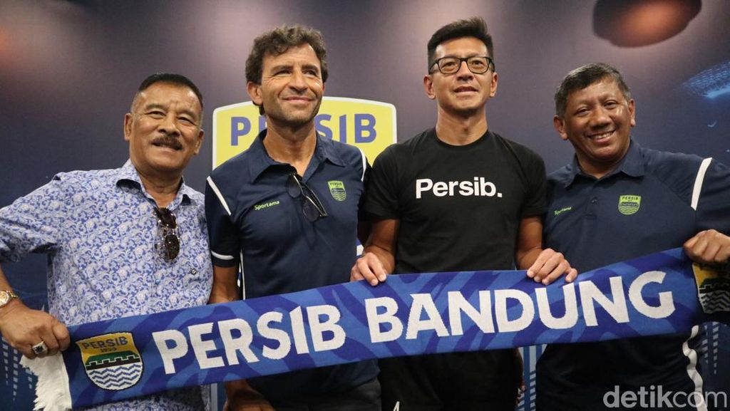 Perkenalan Resmi Luis Milla sebagai Pelatih Persib Bandung