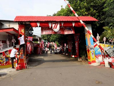 Pengecatan Puluhan Ribu Gapura Merah Putih Diganjar MURI