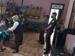 Kejati Bali Geledah Rumah Tersangka Korupsi LPD Sangeh Badung