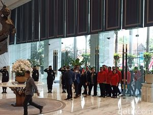 Puan Maharani Tiba di NasDem Tower untuk Bertemu Surya Paloh