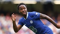 Sterling juga catatkan persentase sukses dribel 29 persen, empat kali sukses dari 14 kali percobaan (Getty Images)