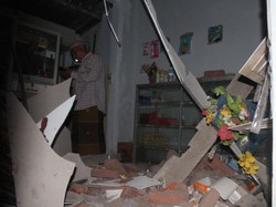 Rumah di Lombok Rusak Akibat Gempa M 5,8