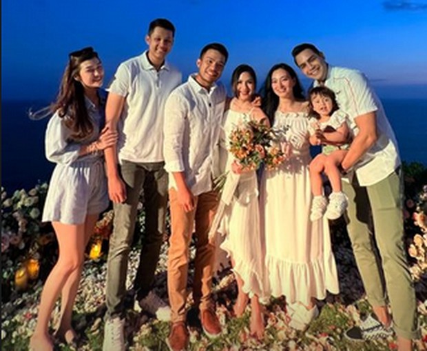 sahabat Jessica Mila/Foto: instagram.com/stories/asmirandah89 Asmirandah di acara lamaran Jessica Mila