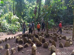 Batu Melingkar di Tasik Diyakini Peninggalan Leluhur Sunda