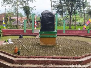 Menelisik Prasasti Geger Hanjuang di Tasikmalaya