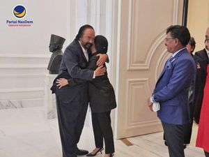 Pertemuan Elite PDIP-NasDem dan Pelukan Surya Paloh pada Puan