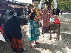Tolak Eksekusi Lahan, Warga Palopo Demo-Bakar Ban Tuntut Hak Kepemilikan