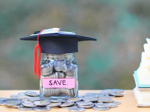 4 Tips Lolos Beasiswa Dalam dan Luar Negeri ala Mahasiswa Unair 4 Tips Lolos Beasiswa Dalam dan Luar Negeri ala Mahasiswa Unair