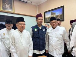 UAS Bertemu JK hingga Gatot Nurmantyo di Masjid Agung Al-Azhar Jakarta