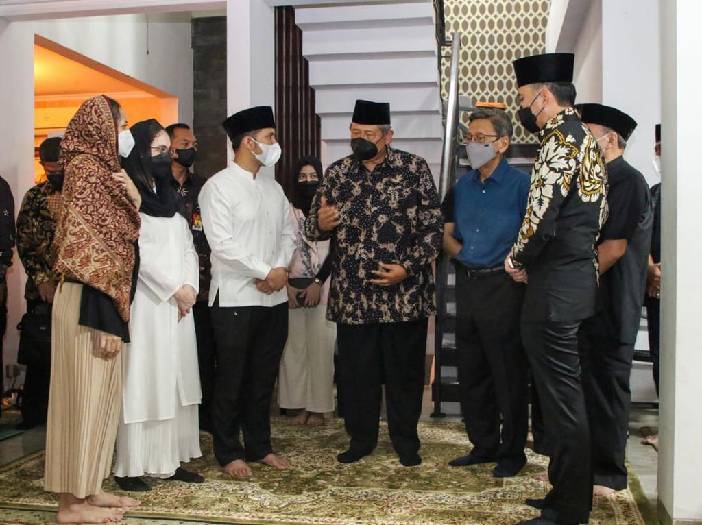 Terima Kasih Wagub Emil Kepada SBY Atas Bintang Mahaputera untuk Sang Ayah