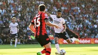 Sempat bikin gol bunuh diri di laga kontra Leicester, lalu Saliba menebusnya dengan bikin gol ke gawang Bournemouth lewat sepakan indah (Getty Images)