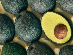 7 Makanan Terjangkau yang Bisa Bikin Kulit Glowing