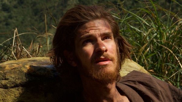 Foto Transformasi Andrew Garfield Jadi Pendeta, Rela Puasa Seks