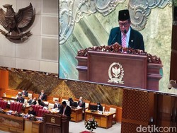 Di Rapat Paripurna DPR, Legislator PDIP Doakan Puan Presiden 2024