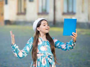 Arti Literasi: Pengertian dan Jenis-Jenis Literasi Arti Literasi: Pengertian dan Jenis-Jenis Literasi
