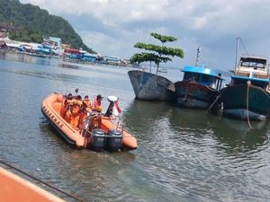 Kapal Angkut 11 Penumpang di Jayapura Terbalik, 2 Orang Tewas-1 Hilang