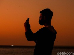 Langit Jadi Jingga Saat Fajar dan Senja, Kok Bisa?