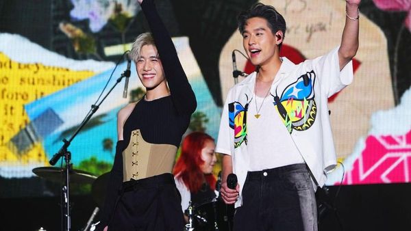 Billkin dan PP Krit Manggung Bareng di Jepang!