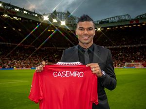 MU Perkenalkan Casemiro di Old Trafford MU Perkenalkan Casemiro di Old Trafford