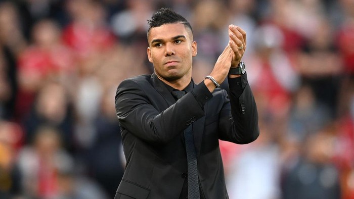MANCHESTER, ENGLAND - AUGUST 22: New signing, Casemiro of Manchester United applauds the fans prior to the Premier League match between Manchester United and Liverpool FC at Old Trafford on August 22, 2022 in Manchester, England. (Photo by Michael Regan/Getty Images)