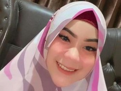Yuni Istri Gus Samsudin, Pedangdut Jebolan Ajang Pencarian Bakat