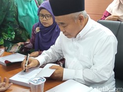 Luncurkan Buku Inspiratif, Ini Harapan Kiai Miliarder untuk Dunia Pendidikan