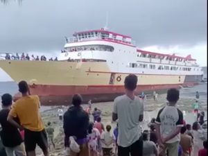 Potret KM Glory Mary Kandas di Laut Sulut Akibat Cuaca Buruk
