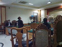 Eks Bupati Tabanan Divonis 2 Tahun, Lebih Ringan dari Tuntutan Jaksa