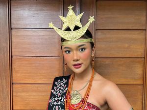 6 Pesona Marion Jola Kenakan Baju Adat Rote yang Banjir Pujian Netizen 6 Pesona Marion Jola Kenakan Baju Adat Rote yang Banjir Pujian Netizen