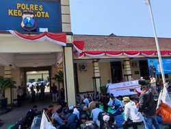 Warga Kota Kediri Ngaji Bareng Bersama Polisi