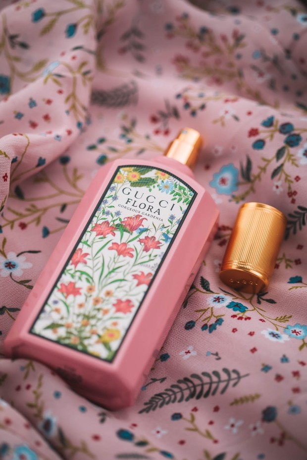 Parfum aroma floral memunculkan kesan feminim.