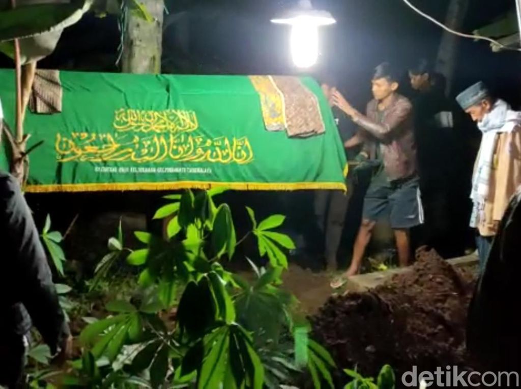 Pemerintah Bakal Bantu Pengobatan Korban Ponsel Meledak di Tasik Pemerintah Bakal Bantu Pengobatan Korban Ponsel Meledak di Tasik