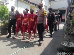 11 Orang Jadi Tersangka Pengeroyokan yang Tewaskan Pemuda di Pasuruan 11 Orang Jadi Tersangka Pengeroyokan yang Tewaskan Pemuda di Pasuruan