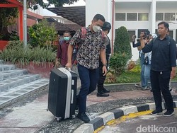 4 Pejabat Fakultas Hukum Unila Diperiksa KPK