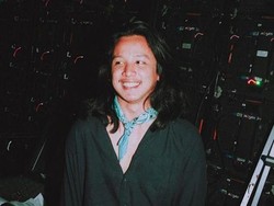 Sosok Ray Prasetya Dipertanyakan Usai Berani Cium BCL di Panggung